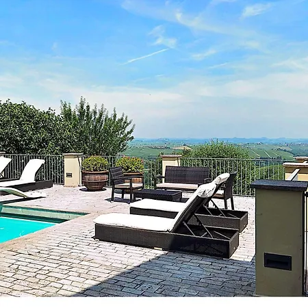 Tesoro, Langhe Barolo Villa *